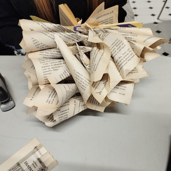 Warsztaty ze sztuki konceptualnej inspirowane wystawą Jagody Krajewskiej "Ruchome strony"