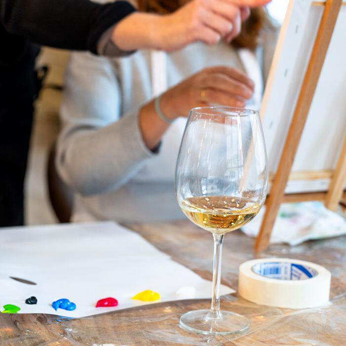 Jeśli czytaliście , to wiecie że opowieść o przyjażni , miłości i bliskości jest idealana na ten wyjątkowy czas. To właśnie wybr Bądźcie z nami 20.12.2024 o godz. 18.00 w Miejskiej Bibliotece Publicznej na ulicy Dworcowej 13 w Koninie. Artyści z Domu Janiny Perathoner-Willa Weneda ♥